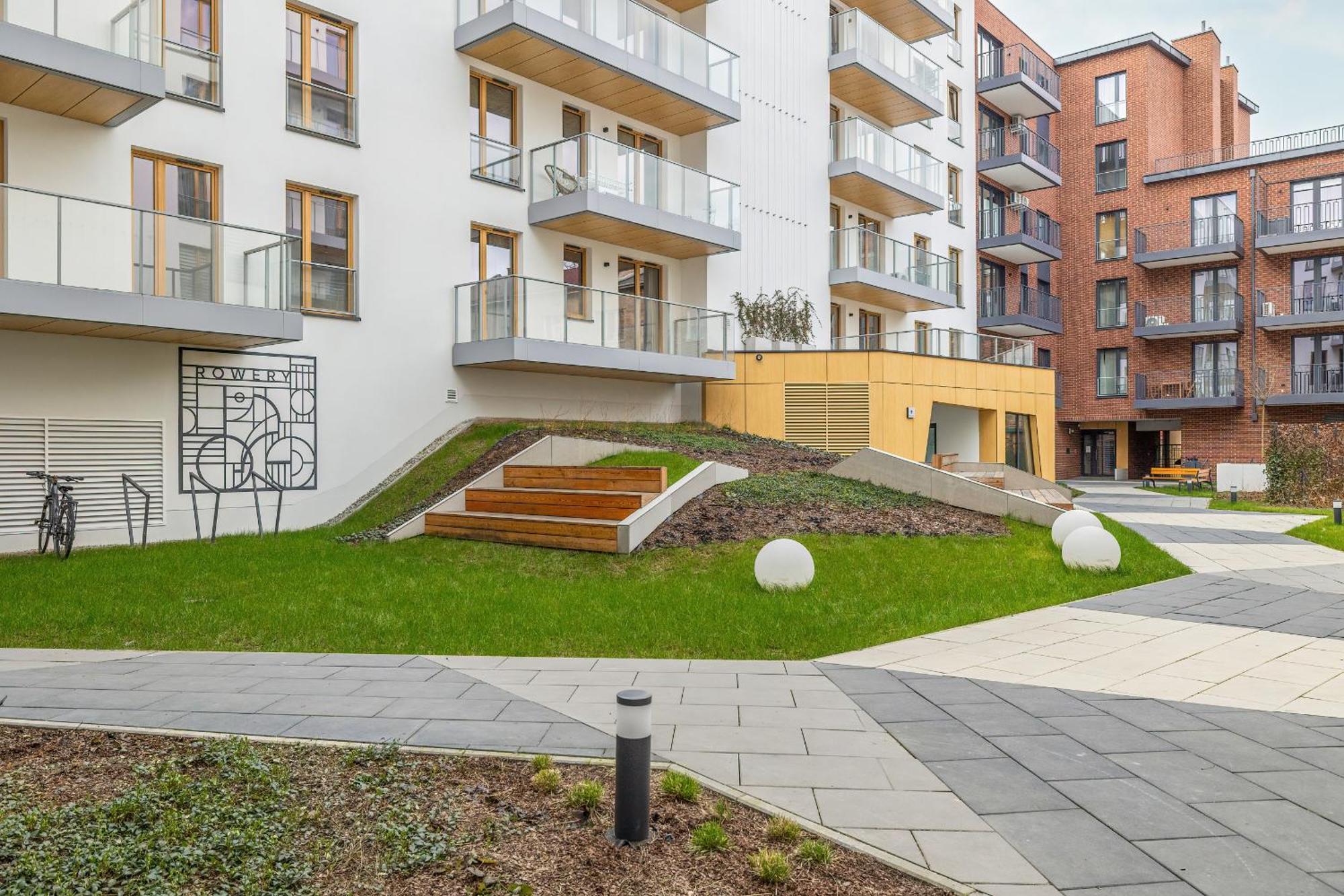 Cozy Apartment Orawska With Balcony By Noclegi Renters Cracóvia Exterior foto